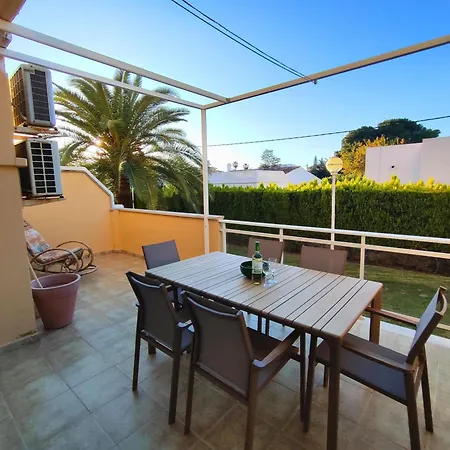 Atila En A 250 M De La Playa Con Terraza, Piscina Y Jacuzzi By Family Homes