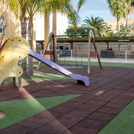 Atila En A 250 M De La Playa Con Terraza, Piscina Y Jacuzzi By Family Homes