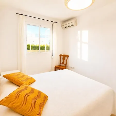 Atila En A 250 M De La Playa Con Terraza, Piscina Y Jacuzzi By Family Homes *