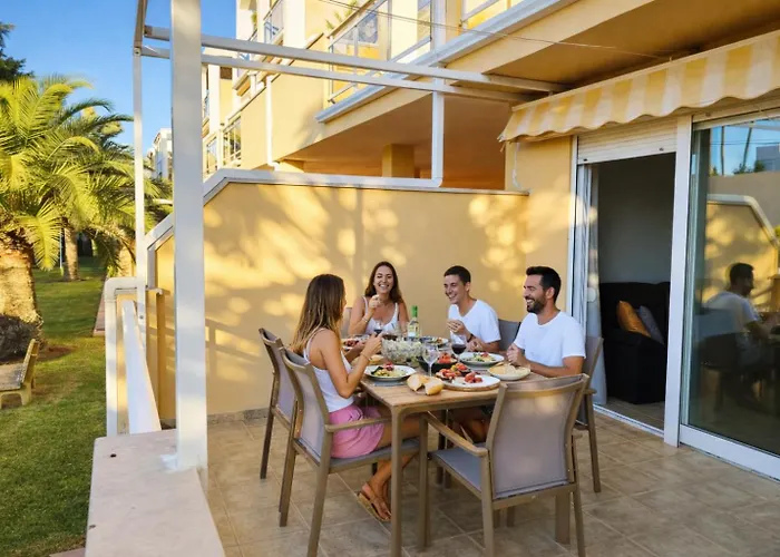 Atila En A 250 M De La Playa Con Terraza, Piscina Y Jacuzzi By Family Homes