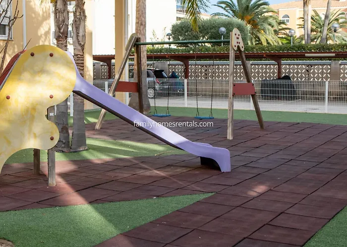 Atila En A 250 M De La Playa Con Terraza, Piscina Y Jacuzzi By Family Homes