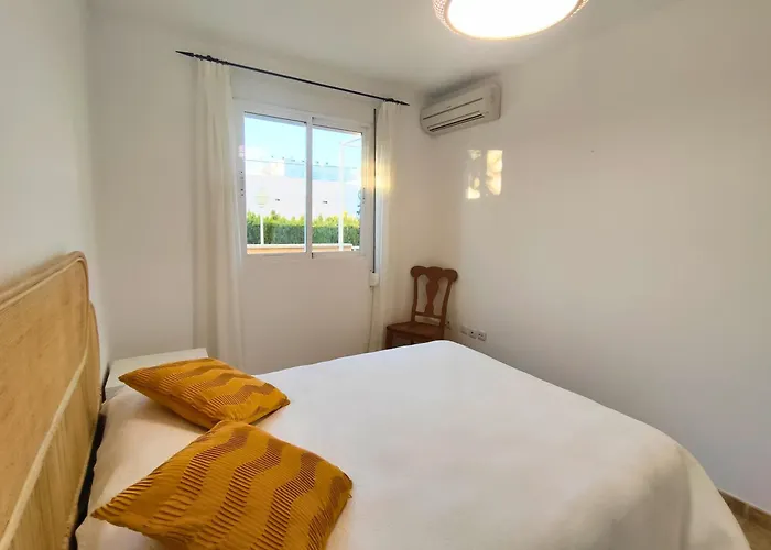 Atila En A 250 M De La Playa Con Terraza, Piscina Y Jacuzzi By Family Homes Apartamento *